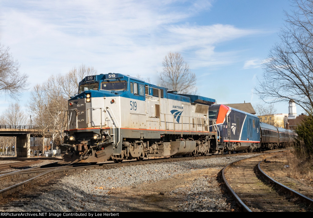 AMTK 519 & 354 leaving Charlottesville